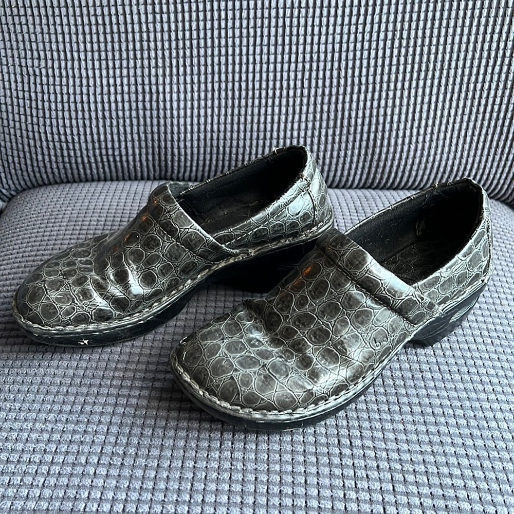 Black and grey ostrich print nursing clogs